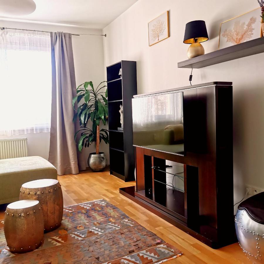 Cozyhome Retro Apartment Bratislava Esterno foto