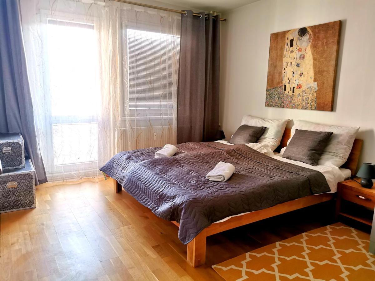 Cozyhome Retro Apartment Bratislava Esterno foto